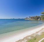 Sunrise Waters 2 / 63 Soldiers Point Road stunning waterfront property - Accommodation Asia