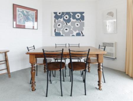 Beehive 14 - Accommodation Guide 3