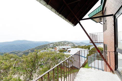 Beehive 14 - Accommodation Guide 2