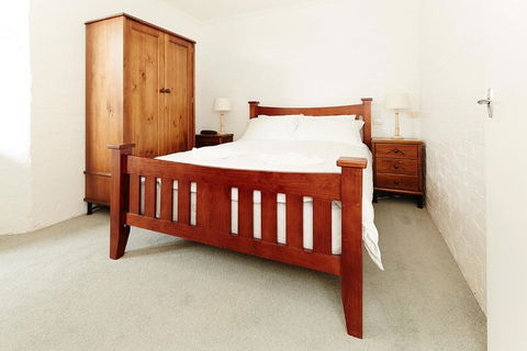 Beehive 14 - Accommodation Guide 6