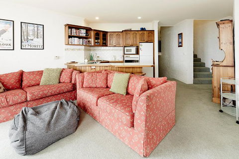 Beehive 14 - Accommodation Guide 4