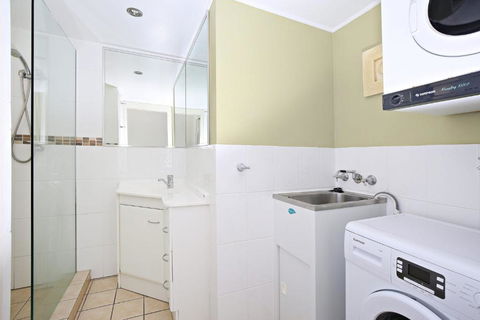 Levuka Unit 4 14 Moreton Pde. Kings Beach - Accommodation Asia 1