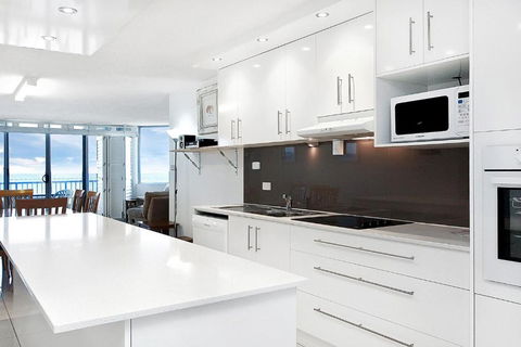 Monterey Lodge Unit 10 27 Warne Terrace. Kings Beach - Accommodation Asia 1