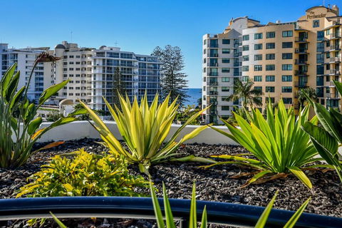 Second Floor 2 Bedroom Mooloolaba Escape Caribbean Resort - Accommodation Asia 3