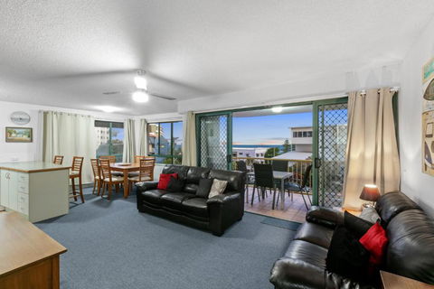 Deepwater Cove Unit 1 68 Lower Gay Tce Bulcock Beach - Accommodation Asia 6