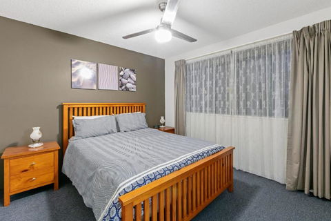 Deepwater Cove Unit 1 68 Lower Gay Tce Bulcock Beach - Accommodation Asia 2