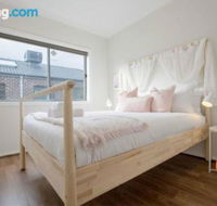 109Cozy Cranbourne Family House5Bed2Bath2Parking - Accommodation Asia