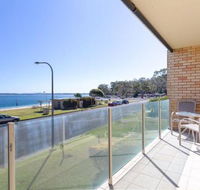 1 Little Hut 20 Kurrawa Close Spectacular Water Views NBN  Air Conditioned