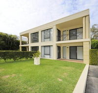 Bagnall Views 2 / 161 Government Rd Stylish  modern duplex across the road to the waters edge