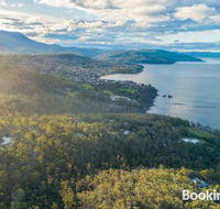 Tinderbox Retreat - Accommodation Guide
