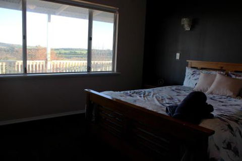 A Better Life Animal Sanctuary FarmStay Private Two Bedrooms Lounge Room & Bathroom & Toilet Shared Kitchen - Accommodation Asia 4