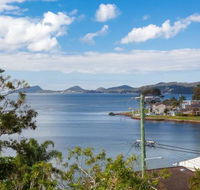 Iluka 46 Soldiers Point Rd Stunning Air Conditioned house with WIFI  Water Views - Accommodation Asia