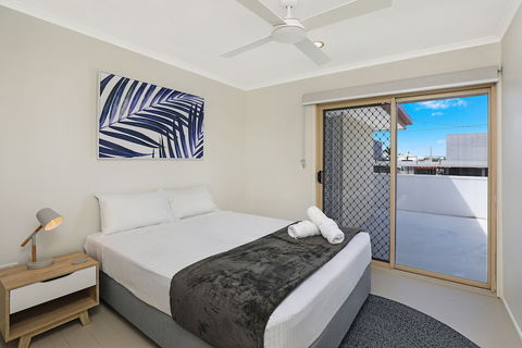 Culb Entertainers Paradise - Accommodation Asia 5