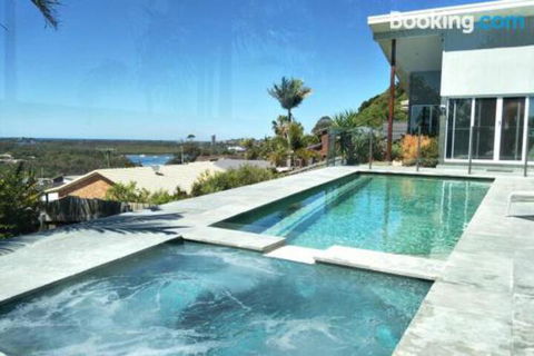 Coolangatta Gold - Accommodation Guide 1