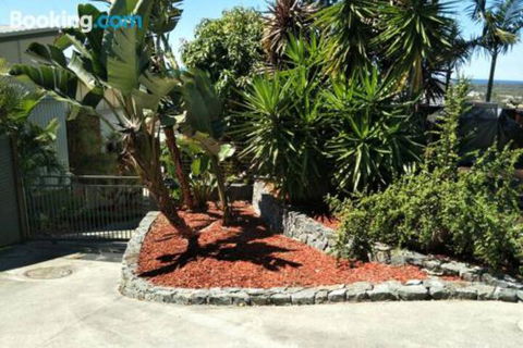 Coolangatta Gold - Accommodation Guide 4