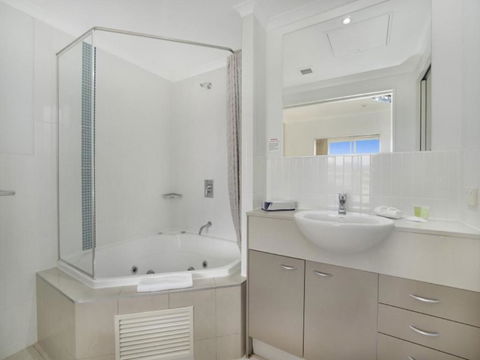 Hinterland Luxury 1 Bedroom Hinterland View Apt - Accommodation Asia 6