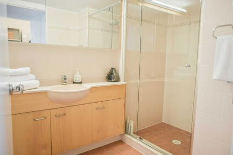 Ocean Front Moffat Beach Private Rooftop Terrace Walk To Cafes Restaurants - Accommodation Asia 6