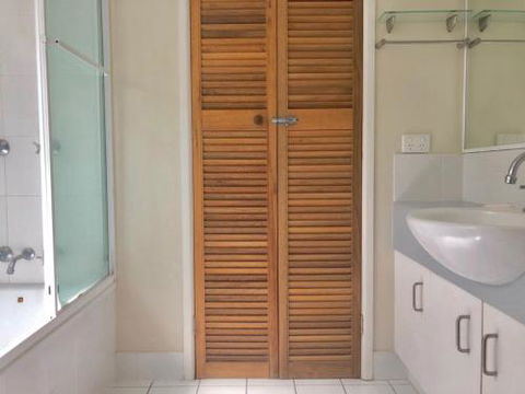 Unit 3 Kings Cove Kings Beach - Accommodation Asia 1