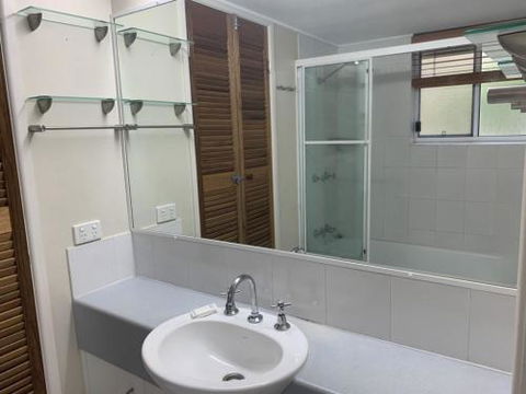Unit 3 Kings Cove Kings Beach - Accommodation Asia 5