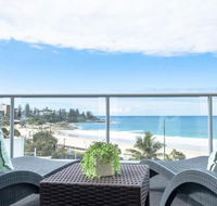 Top Floor Kings Beach Views With Private Rooftop Terrace with spa bath - Accommodation Asia