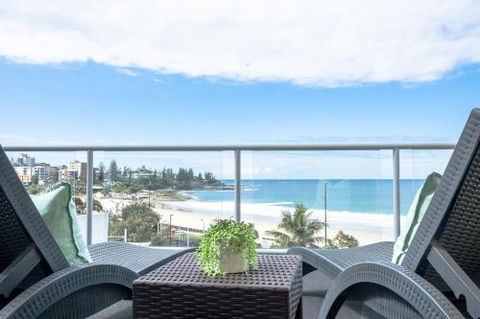 Top Floor Kings Beach Views With Private Rooftop Terrace With Spa Bath - Accommodation Asia 0