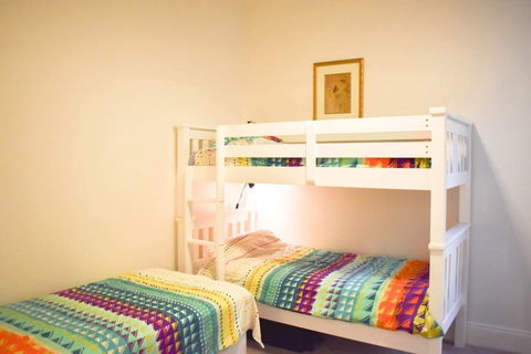 Cosy Erko 2 Bedroom Home On Edge Of Sydney City Centre - Accommodation Asia 0