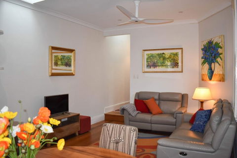 Cosy Erko 2 Bedroom Home On Edge Of Sydney City Centre - Accommodation Asia 3