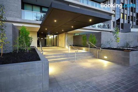 Homely Albert Park Suite Next To Grand Prix Circuit - Accommodation Asia 1