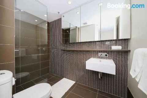Homely Albert Park Suite Next To Grand Prix Circuit - Accommodation Asia 2