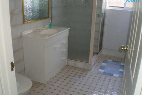 Retreat On Surf Beach - Accommodation Guide 0