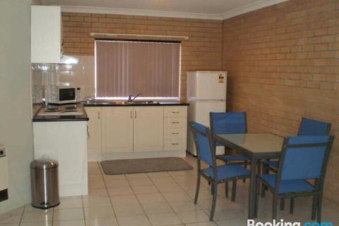 Retreat On Surf Beach - Accommodation Guide 2