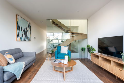 Urban Rest - Little Grenfell - Accommodation Asia 3