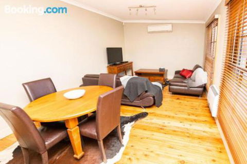 William Cottage Central Heritage Home - Accommodation Guide 5