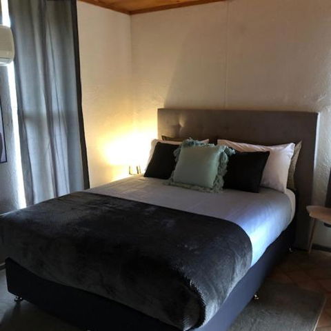 Granite Belt Cabins - Accommodation Guide 3