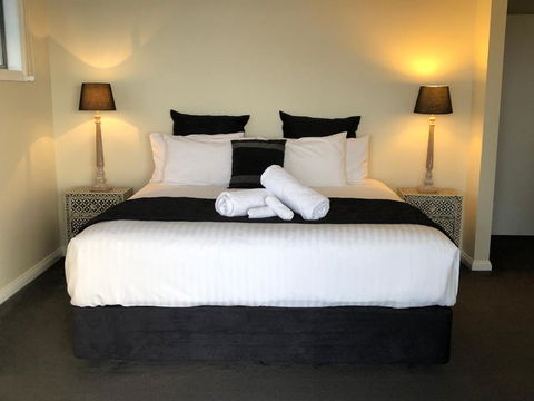 SEA EAGLE COTTAGE Amazing Views Of Bay Of Fires - Accommodation Guide 4