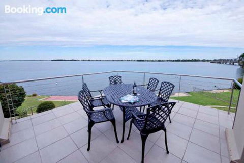 Brookwater Waterfront On Lake Mulwala - Accommodation Asia 2