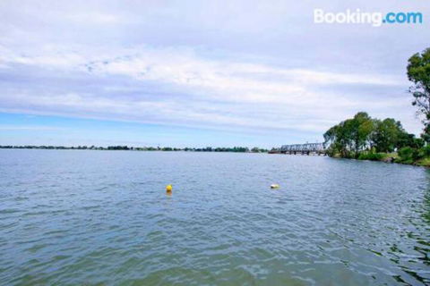Brookwater Waterfront On Lake Mulwala - Accommodation Asia 4