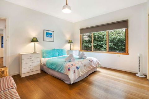 Lighthouse Cottage - Accommodation Guide 1