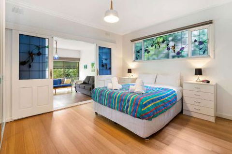 Lighthouse Cottage - Accommodation Guide 4