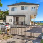 Yacaaba Beautiful Waterfront Location - Accommodation Guide 0