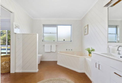 Seaside Serenity 1 - Accommodation Guide 5