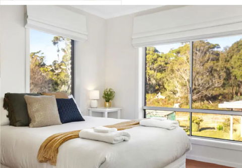 Seaside Serenity 1 - Accommodation Guide 2