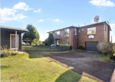 Seaside Serenity 1 - Accommodation Guide 0