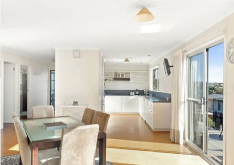 Seaside Serenity 1 - Accommodation Guide 3