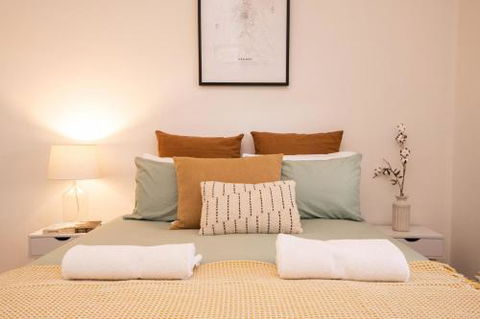 Lords Cottage Charming CBD Home Pet Friendly - Accommodation Asia 3
