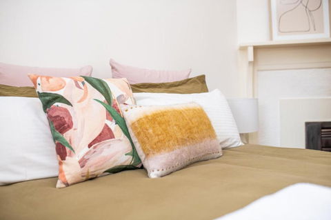 Lords Cottage Charming CBD Home Pet Friendly - Accommodation Asia 6