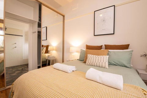 Lords Cottage Charming CBD Home Pet Friendly - Accommodation Asia 5
