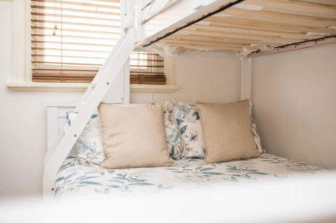 Lords Cottage Charming CBD Home Pet Friendly - Accommodation Asia 1