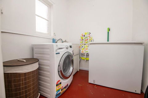 Lords Cottage Charming CBD Home Pet Friendly - Accommodation Asia 2