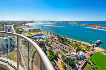 Luxury 3BR Apt With Incredible Views - Accommodation China 6